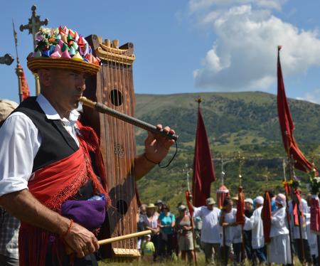 Tocadordechifloysalterio-romeriaSantaOrosiaYebra de Basa©LaCuevaBoreal.